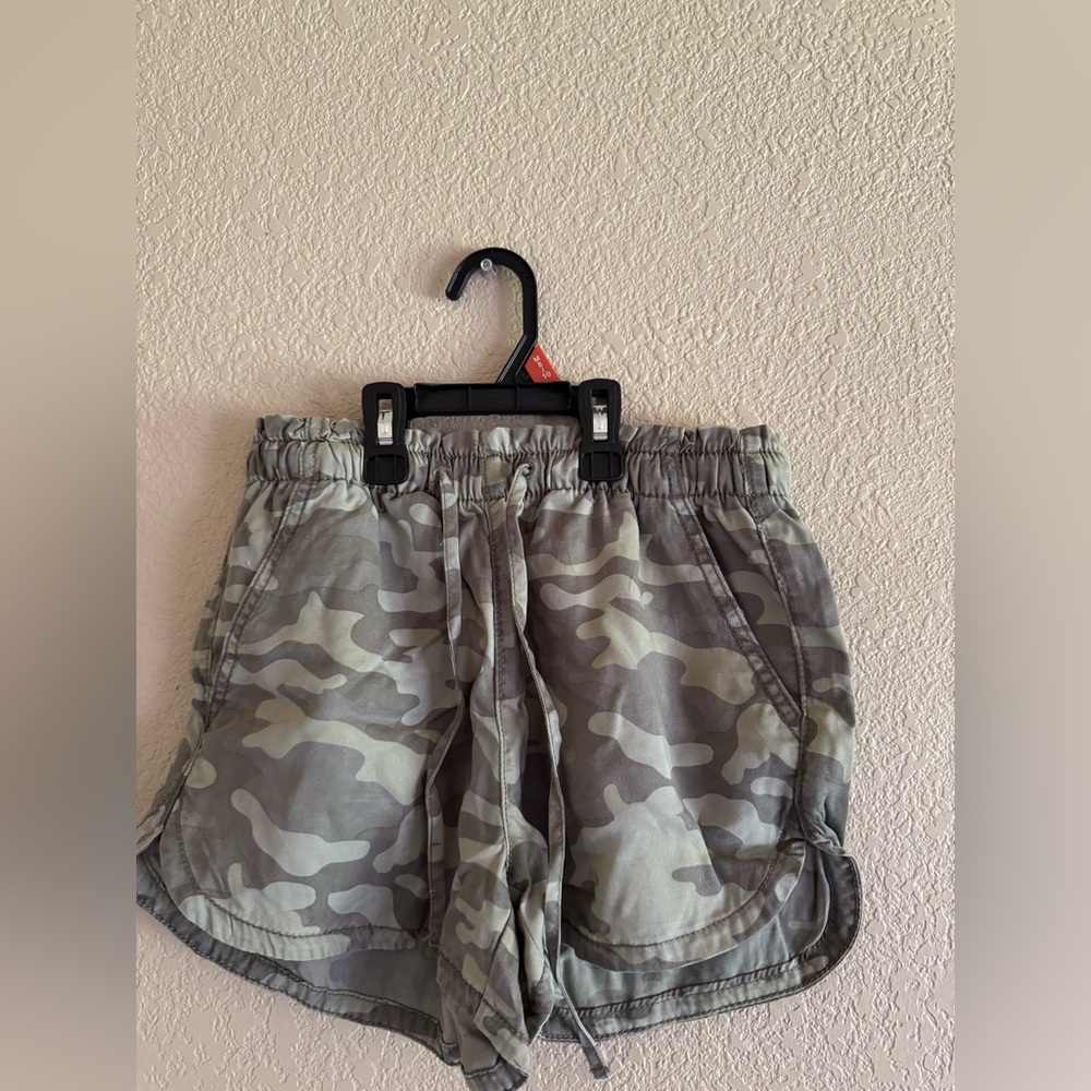 American Eagle Outfitters Green Camouflage Hi-Rise Shorts